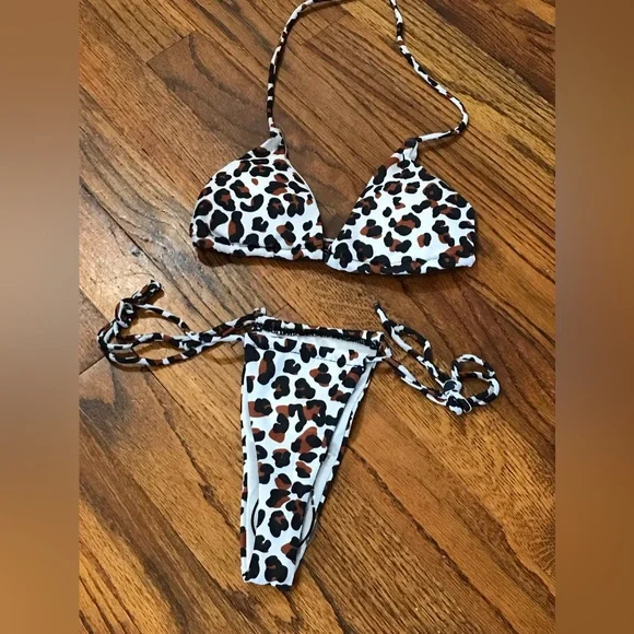 Leopard Cheetah Animal Print 2 Pc Thong String Bikini New 
Size Small 4 - 6 - Picture 9 of 11